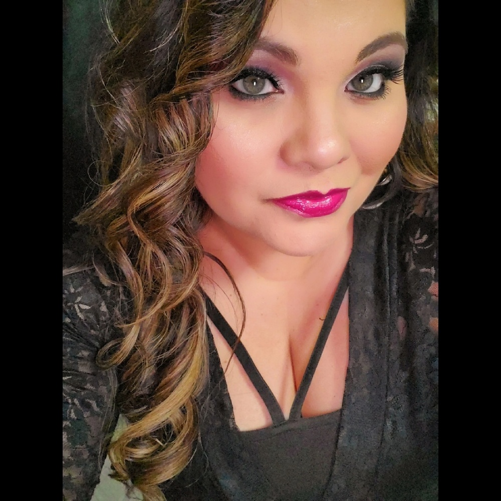 Meet your Posher, Angela